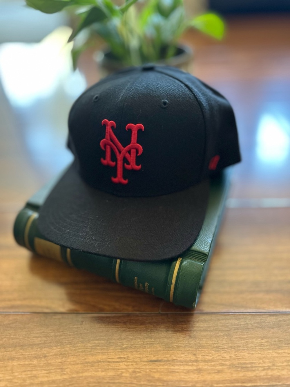New Era New York Mets Black & Red Snapback Hat